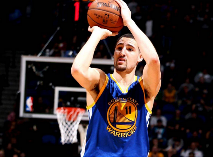 九游-关于荷甲赛程吃紧，里尔今晨状态回暖，赛场秩序良好，更衣室氛围转暖的信息